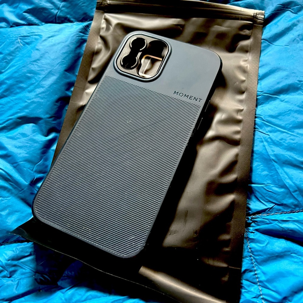 Moment iPhone 12/12 Pro MagSafe Case - Dark Blue